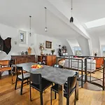 Veeve - The Spiral Centrepiece